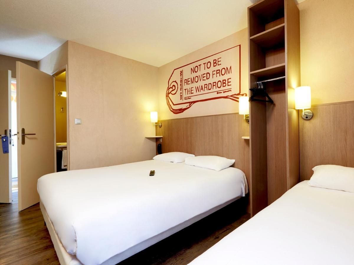Brit Hotel Essentiel Cholet Bagian luar foto