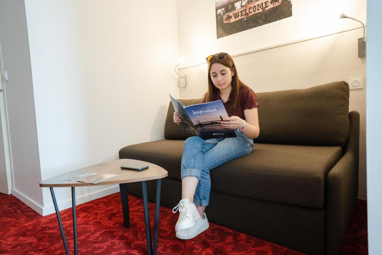 Brit Hotel Essentiel Cholet Bagian luar foto