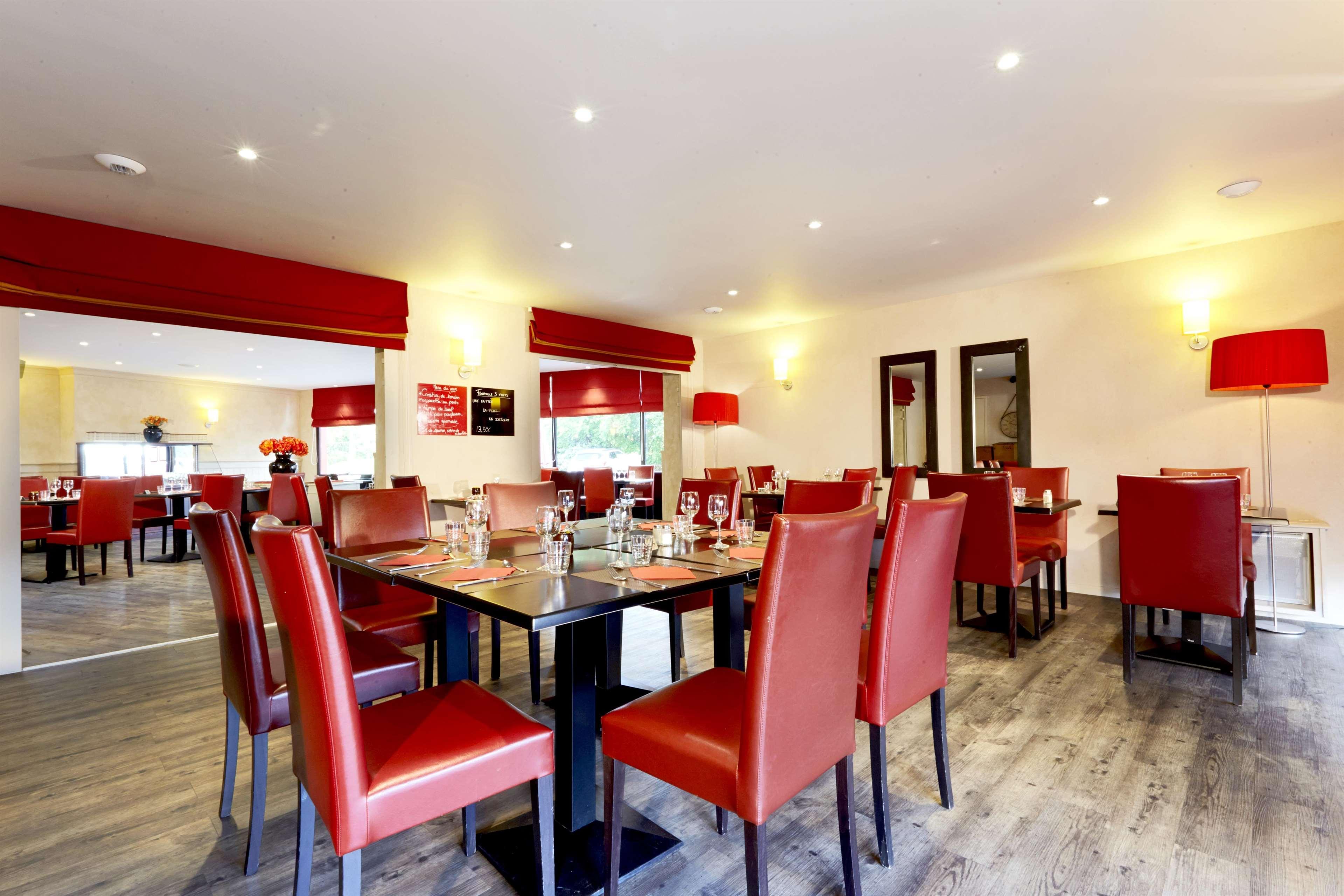 Brit Hotel Essentiel Cholet Bagian luar foto