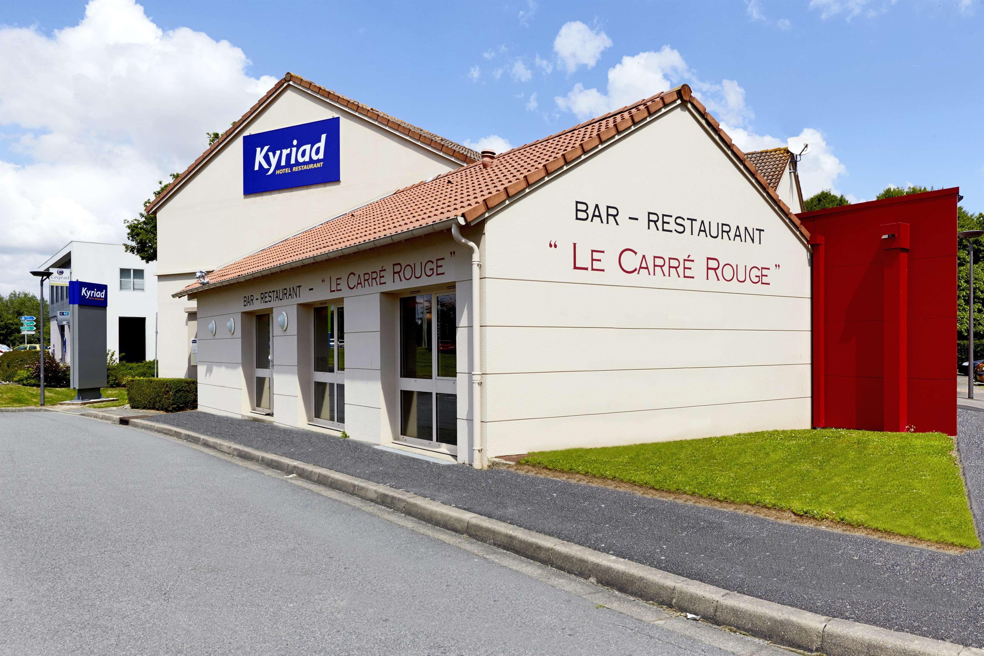 Brit Hotel Essentiel Cholet Bagian luar foto