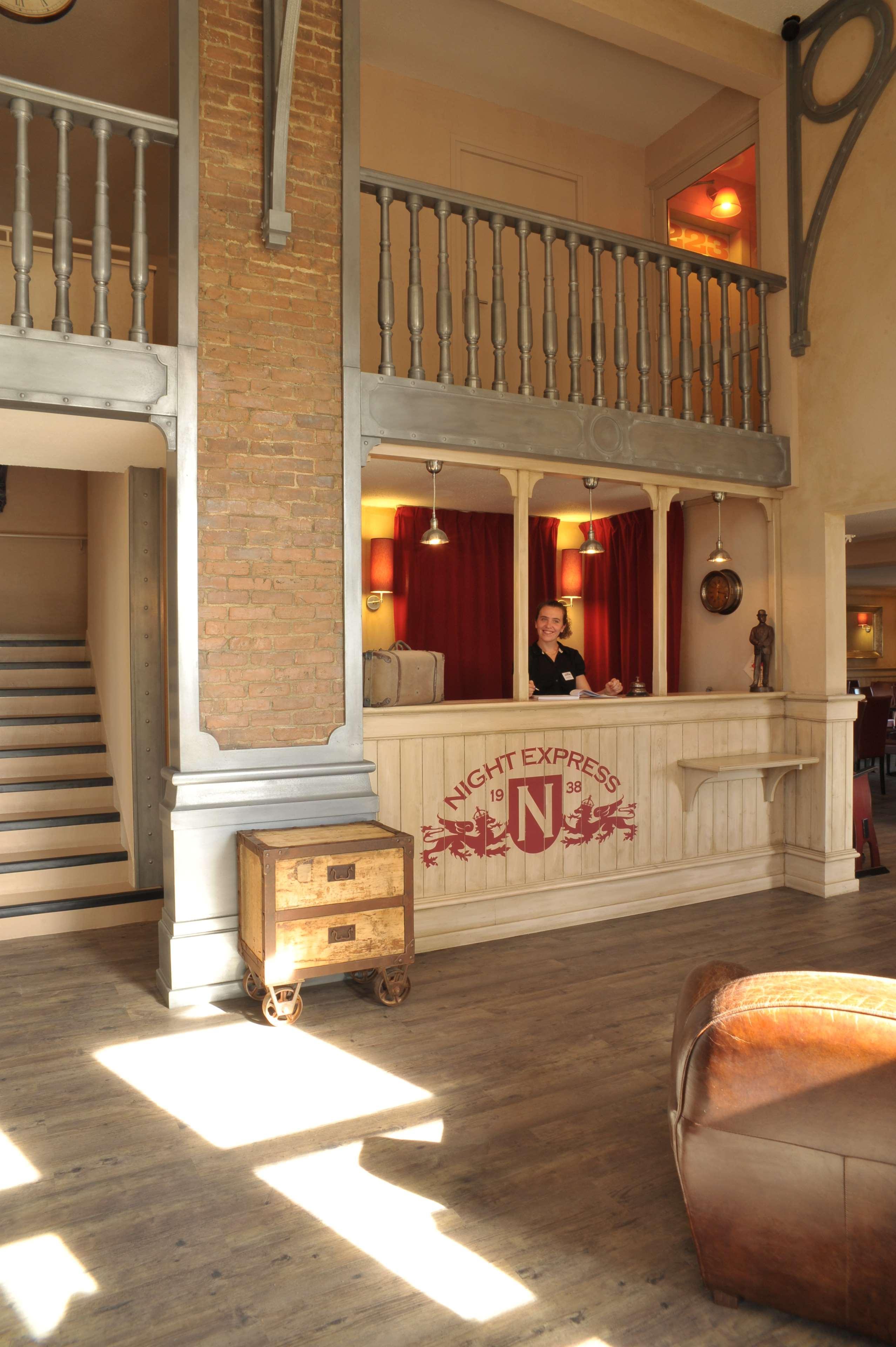 Brit Hotel Essentiel Cholet Bagian luar foto